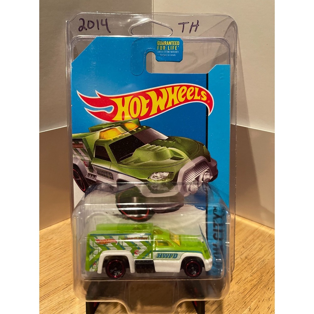 Hot Wheels 2014 Treasure Hunt Rescue Duty HW City Green White Diecast Car